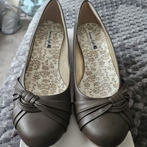 American Eagle by Payless Women's Brown Wedges